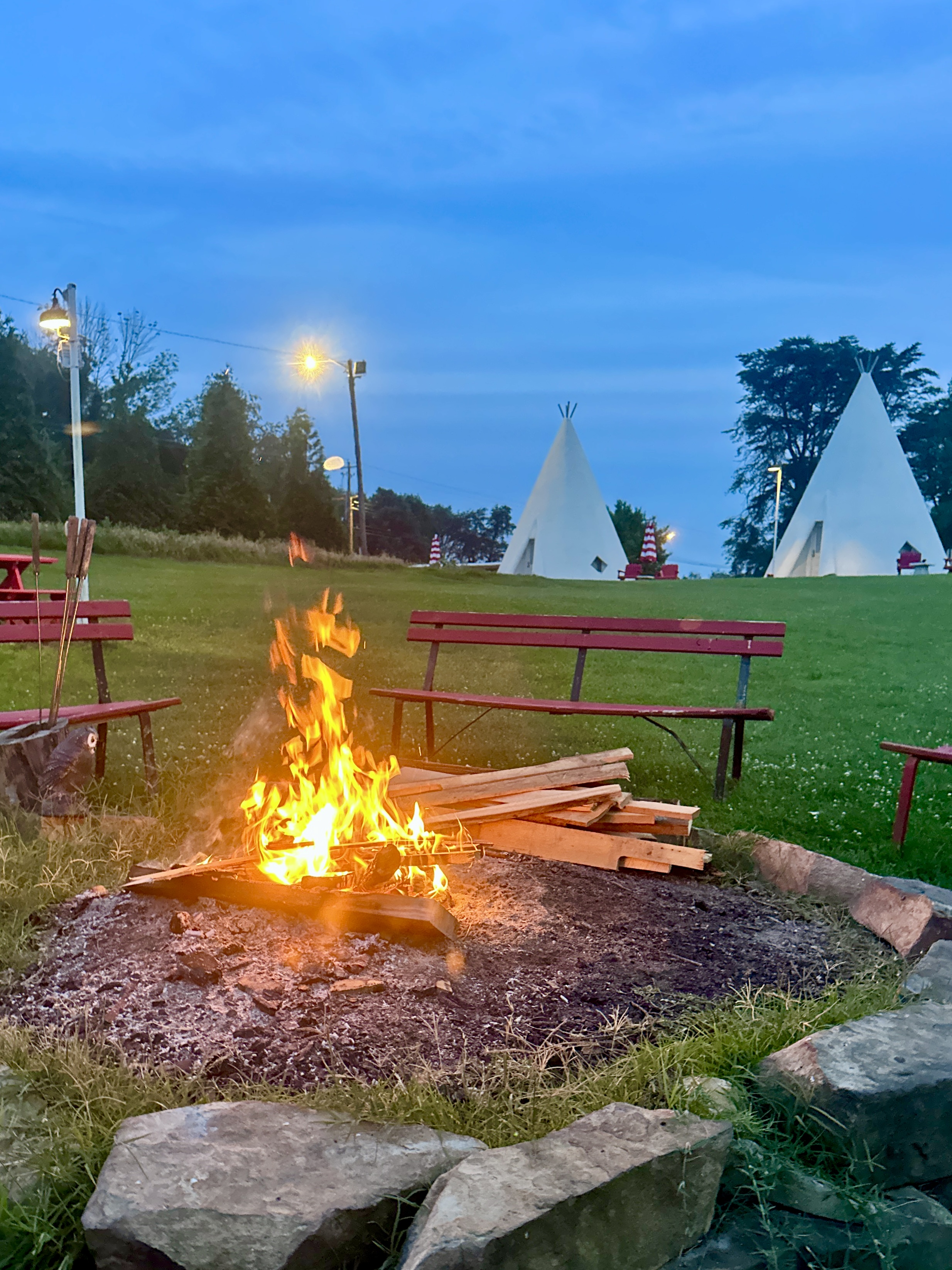 Campfire, wigwam village no2 